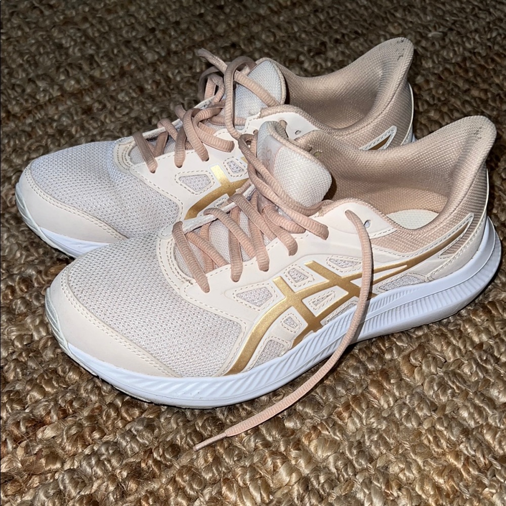 Asics Women's Cream and Gold Running Shoes 👟
